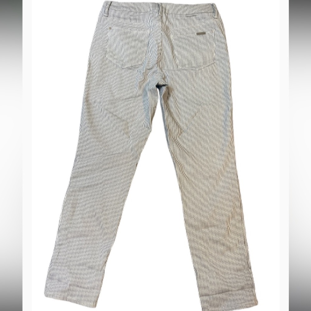 Chico's Ankle Cropped Jeans Girlfriend Sliming with Rolled Cuffs size 4 small - Picture 5 of 15